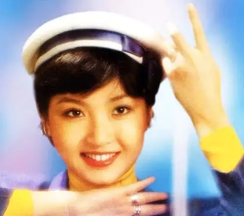 香港著名女星恬妞经历两段失败婚姻女儿打扮男性化为护母成同性恋