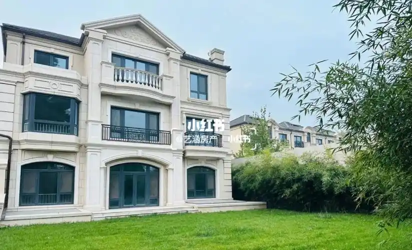 上海法式独栋别墅赠送400平花园250w