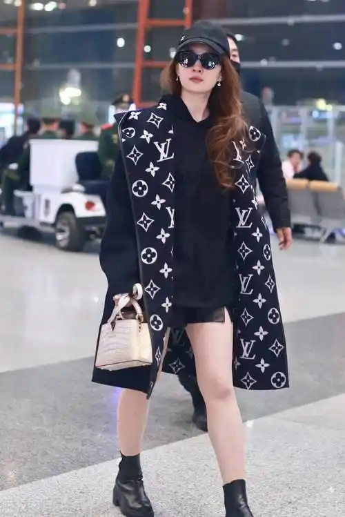 刘亦菲好酷呀,穿4.