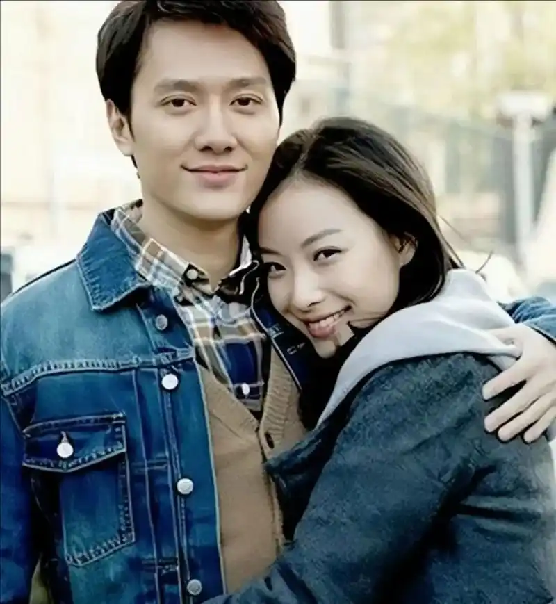 倪妮在没大红前,最出名的身份就是冯绍峰的女友了,两人高调相爱汝年