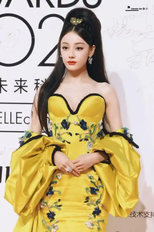 迪丽热巴双马尾麻花辫##迪丽热巴花团锦簇复古造型##elle红毯##盛典