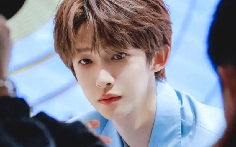 【刘宇】他如八音盒中水晶娃娃般绝美至极,令人心醉.