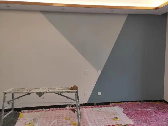 乳胶漆在小红书种草乳胶漆拼色,图三按照色号调色来的,有一个颜色浅了