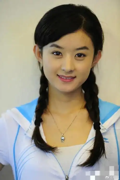 赵丽颖年轻时的照片,不愧是靠颜值就能获得冯小刚小组第一名的人