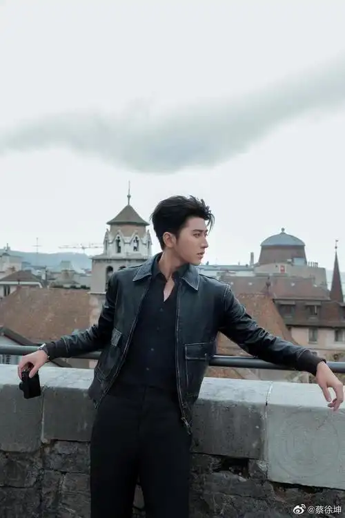 最近,蔡徐坤2023迷巡回演唱会即将开始,再过不久,首场演唱会就将在