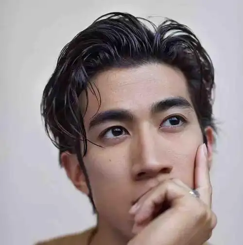 李治廷aarif原创组头像