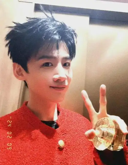 真相似乎也变得越来越扑朔迷离,话说事情都闹得这么大白敬亭方面似乎