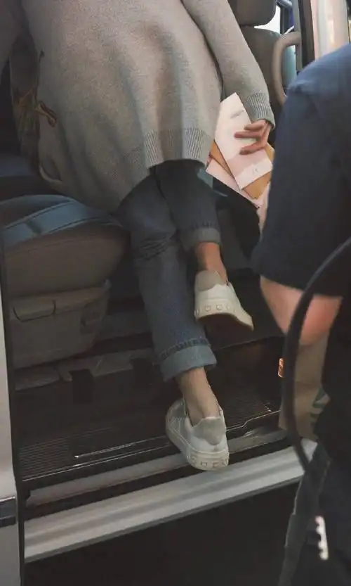 白敬亭@蔡徐坤@uniq-王一博@r1se-周震南