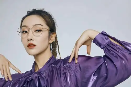宣璐金丝眼镜时尚写真
