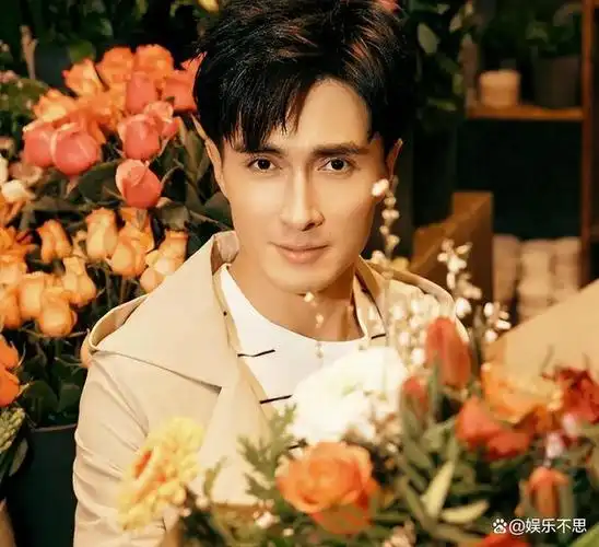 他是运气最好的搬运工只因颜值高被贵人看中改行演戏