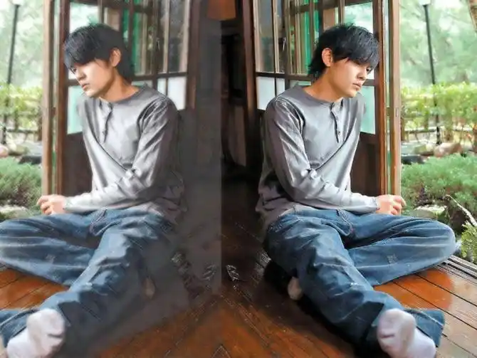 p>周杰伦(jay chou),1979年1月18日出生于台湾省新北市,祖籍福建省