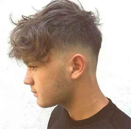 两侧剃光发型清爽潮男更气派