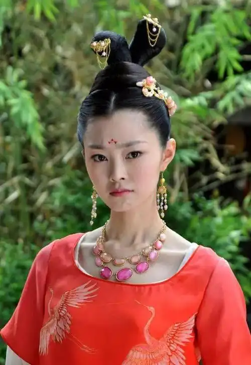 宋轶因演《伪装者》成名,其实她最美的样子是穿古装!