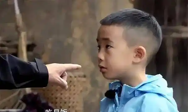 陈小春被儿子辞退但这使他的国内娱乐价值增加了两倍.