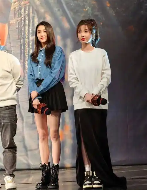 关晓彤未p生图曝光,身材曲线好到爆,网友:鹿晗可真.