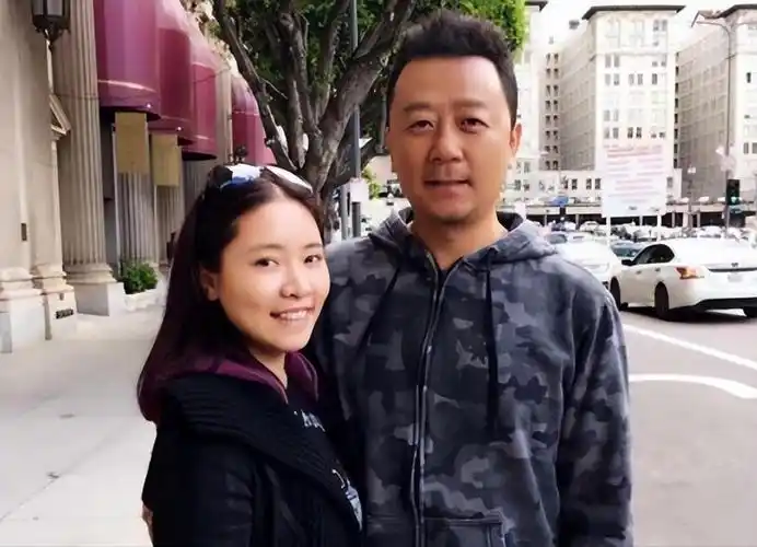 演员郭涛:娶小17岁重庆美女李燃,婚后生一儿一女,幸福美满_妻子_观众