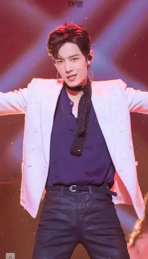 各位小飞侠有没有肖战的超清电脑壁纸