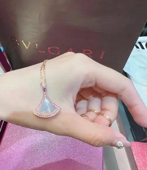 宝格丽2022七夕限量版裙子项链