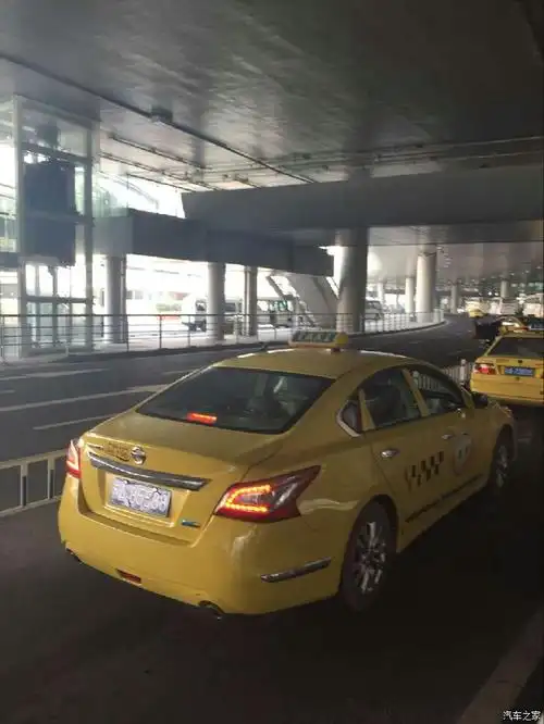 迪拜的出租车,赤裸裸的霸气,必须来晒一晒