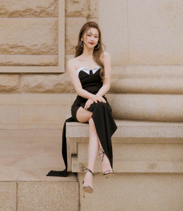 虞书欣首次尝试绿茶裙看清她秀出来的腿没有直男会不爱