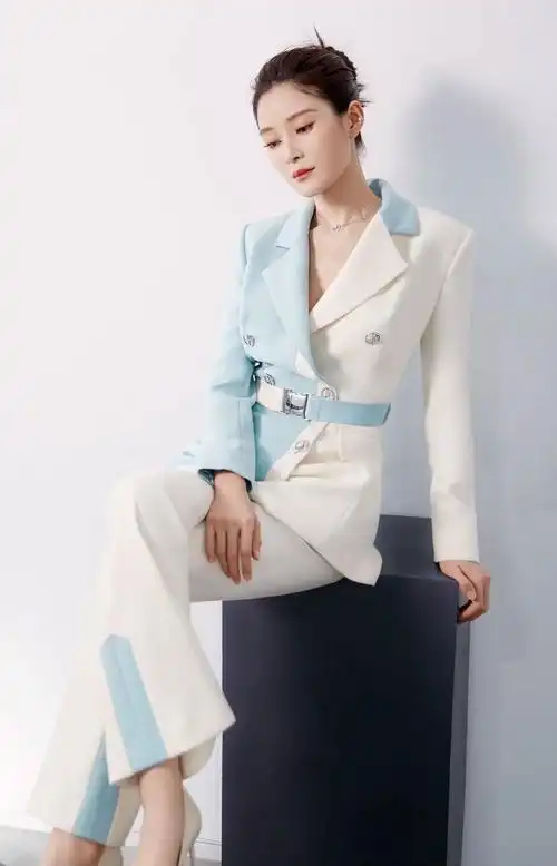 王媛可高清淡雅写真时尚俏丽