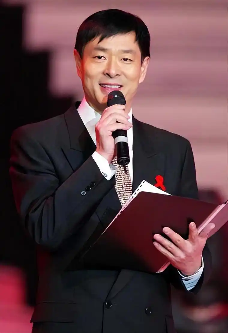 濮存昕的简介个人资料及图片(濮存昕怎么读,演过的电视剧)