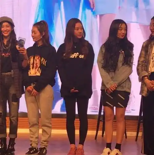 原创有种真实叫火箭少女当她们并排站立那一刻腿型差别一目了然