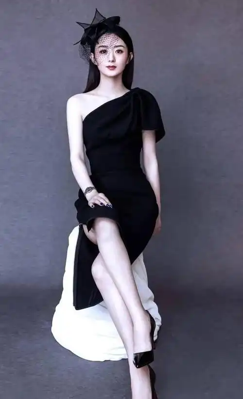 赵丽颖穿黑色"斜肩"连衣裙,一半优雅一半时尚,太美了|高跟鞋|西装