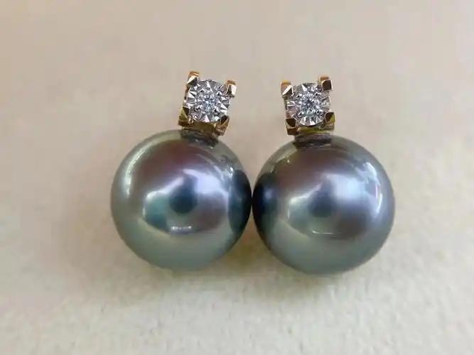 珍珠耳钉,11～12mm铂金灰绿色,正圆完美无暇镜面光,18k金厚版卡地亚