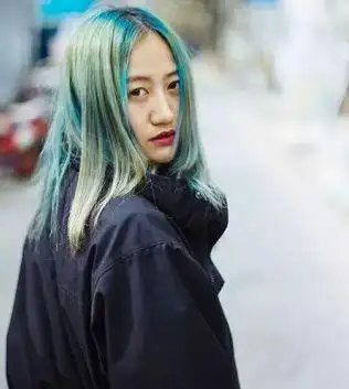 陈粒自称无聊想吃屎网友开直播吃给你刷礼物