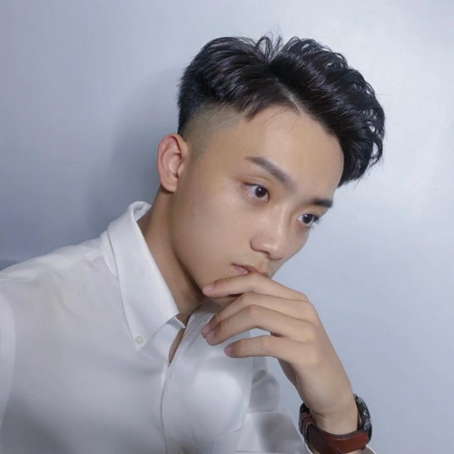 颜值一般的男生最潮发型有哪些?理发师建议这3款,减龄又帅气!