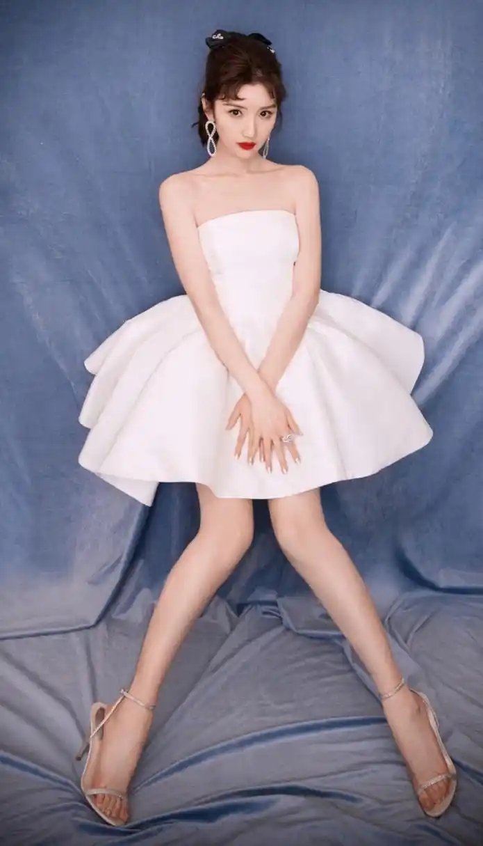 毛晓彤  美腿玉足合集