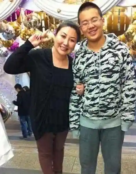 67郭德纲两任妻子王惠和胡中惠照片_秀站