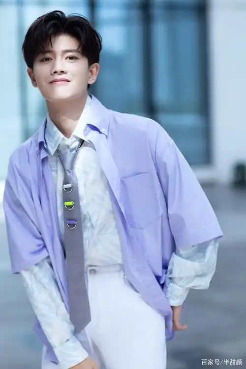 任嘉伦酷帅阳光清爽大片图集