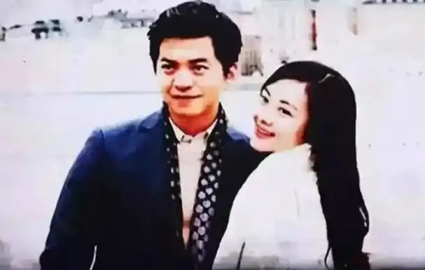 李健44岁妻子孟小蓓罕见露面结婚20年始终坚持丁克后悔了吗