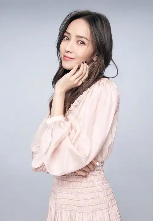 侯佩岑男神收割机高情商又温柔前任周杰伦对她念念不忘