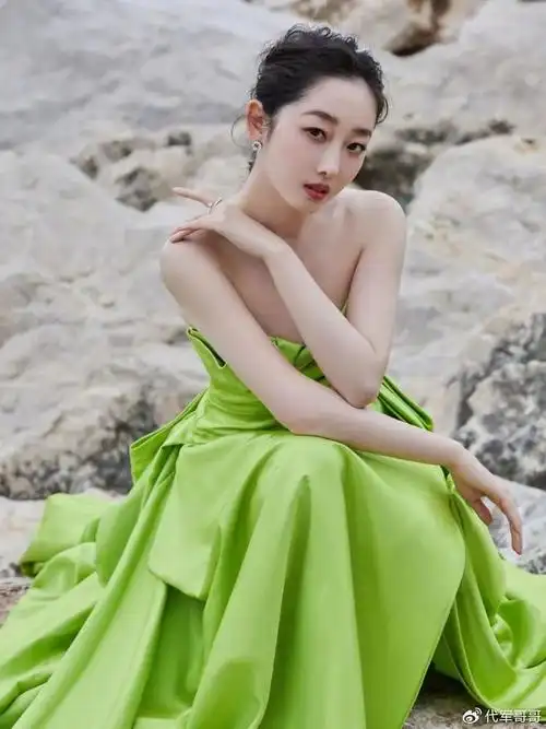 不愧是最美"林黛玉"!蒋梦婕清纯难掩性感,真是深藏不露啊!