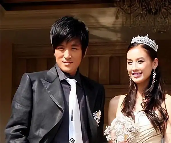 最壕星女郎黄圣依被杨子藏了8年才公开身份一年两亿零花钱