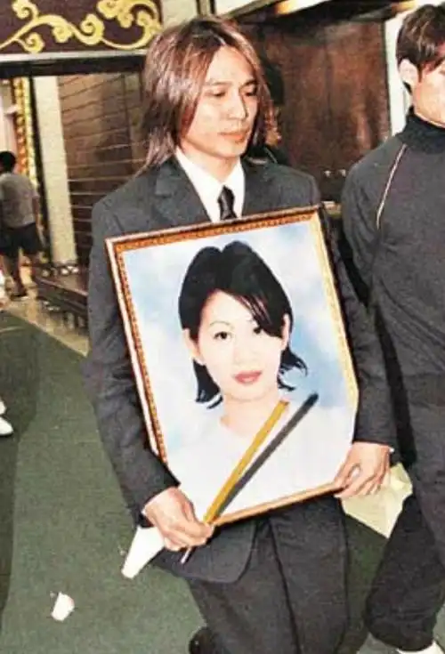 年男友被带往警局调查|叶世荣|柯受良|张国荣|梅艳芳|周比利_网易订阅