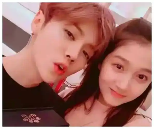 愿鹿晗和关晓彤的爱情之路坦途顺畅,永远幸福美满.