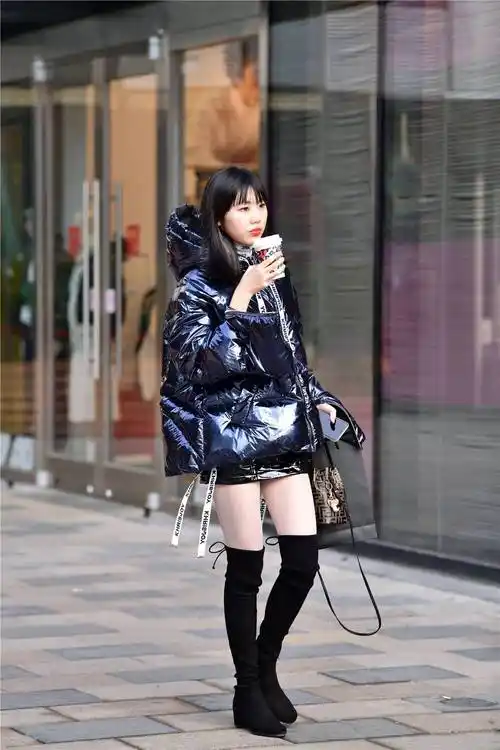 粗跟过膝靴,还是有很多美女喜欢,冬季穿着也非常保暖_生活_风格_效果