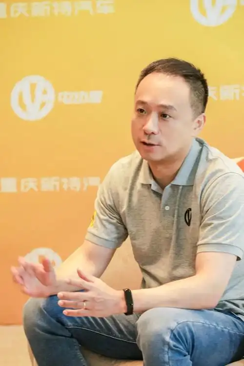 胡俊从零开始重构新特新能源模式