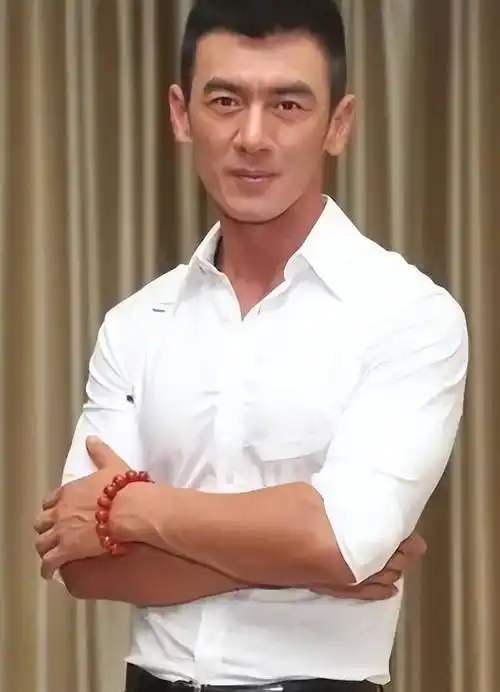 任天野曾说,他喜欢军事题材的作品不仅是因为军人情结,更是因为觉得