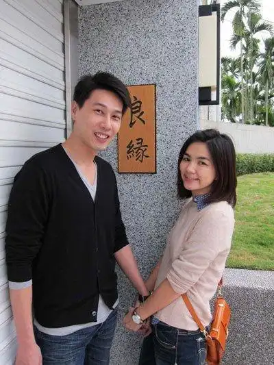 ella获老公肉麻示爱:就爱你时尚的平胸!