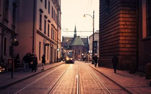 壁纸 波兰,克拉科夫,电车,教堂,城市,街道