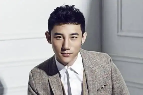 回顾"玉漱公主"白冰,一心向往爱情和家庭,终究是飞蛾扑火