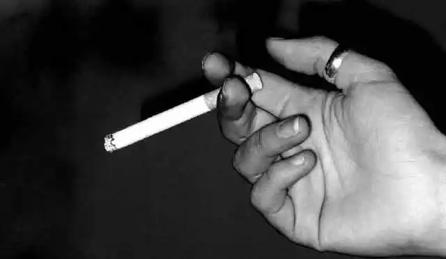 当然我不能一概而论,说只要是抽烟的人就是这样的绝对,也是不合乎事实