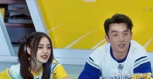 蔡徐坤摔倒疼到呲牙咧嘴,宋雨琦情急下大喊两字,cp粉:嗑到了