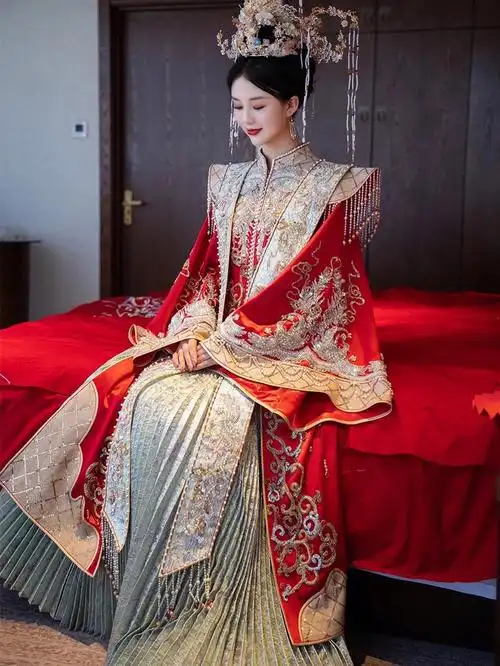 每个女孩的婚纱梦  #曲靖婚礼  #试纱日记  #凤冠霞帔  #中式婚礼