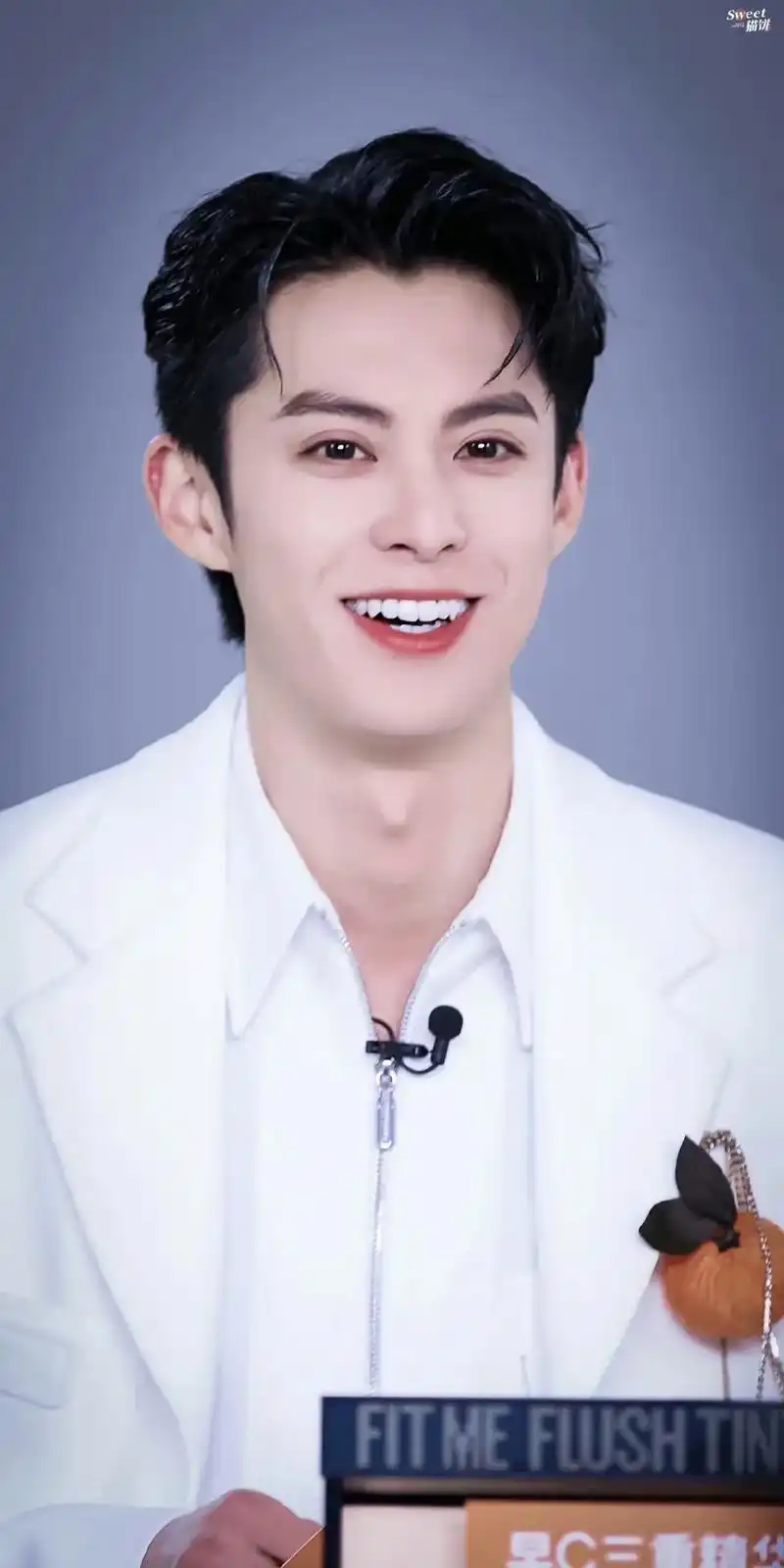 王鹤棣的鲨鱼笑容好治愈.#王鹤棣 #治愈系笑容 #一眼沦陷  - 抖音